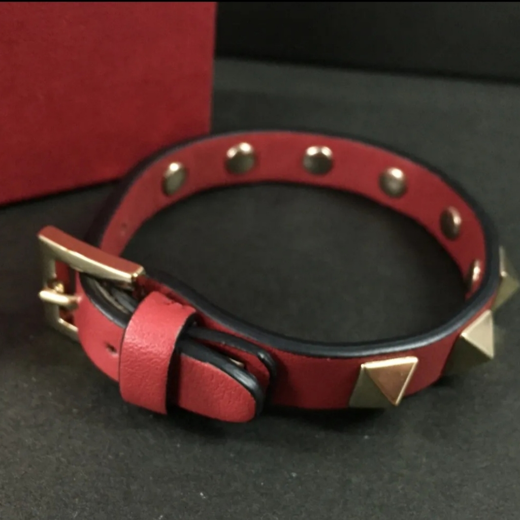 Color Reddetailsa Pre-Owned .Valentino Studs Leather Bracelet /6r1099. The